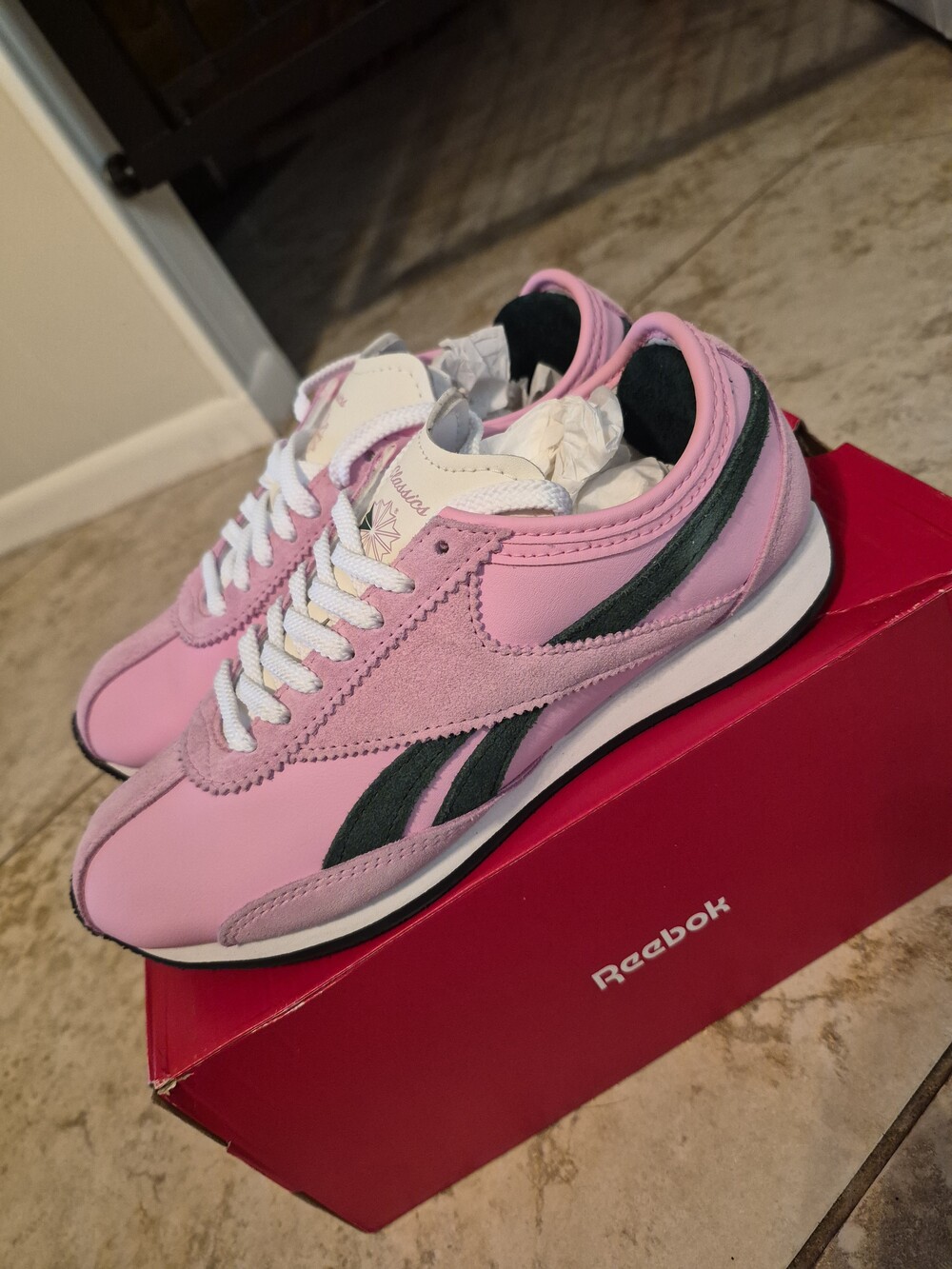 Reebok R400 Running Low Top Sneakers Rose/White/Green - Men's 5.5 / Women's 6.5